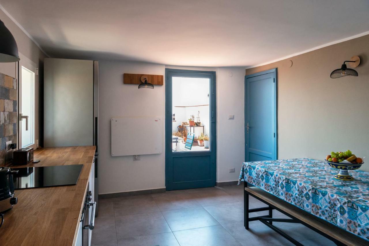 La Terrazza Dei Normanni Apartment Aci Castello Luaran gambar
