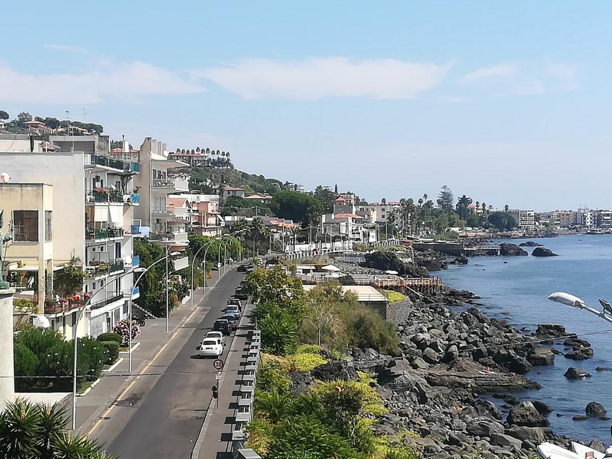 La Terrazza Dei Normanni Apartment Aci Castello Luaran gambar